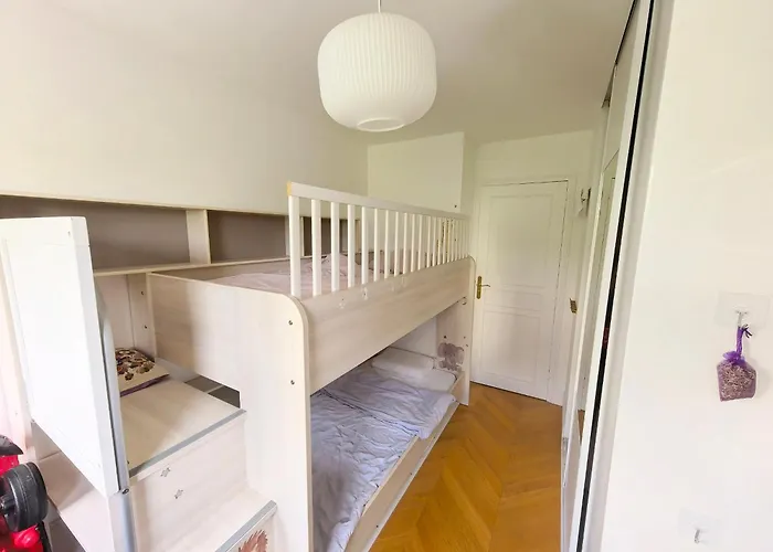 Lux Belleville パリ