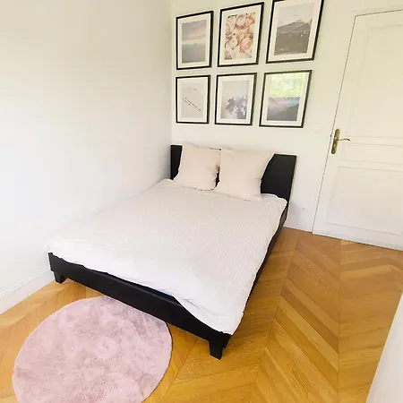 Lux Belleville Apartment *